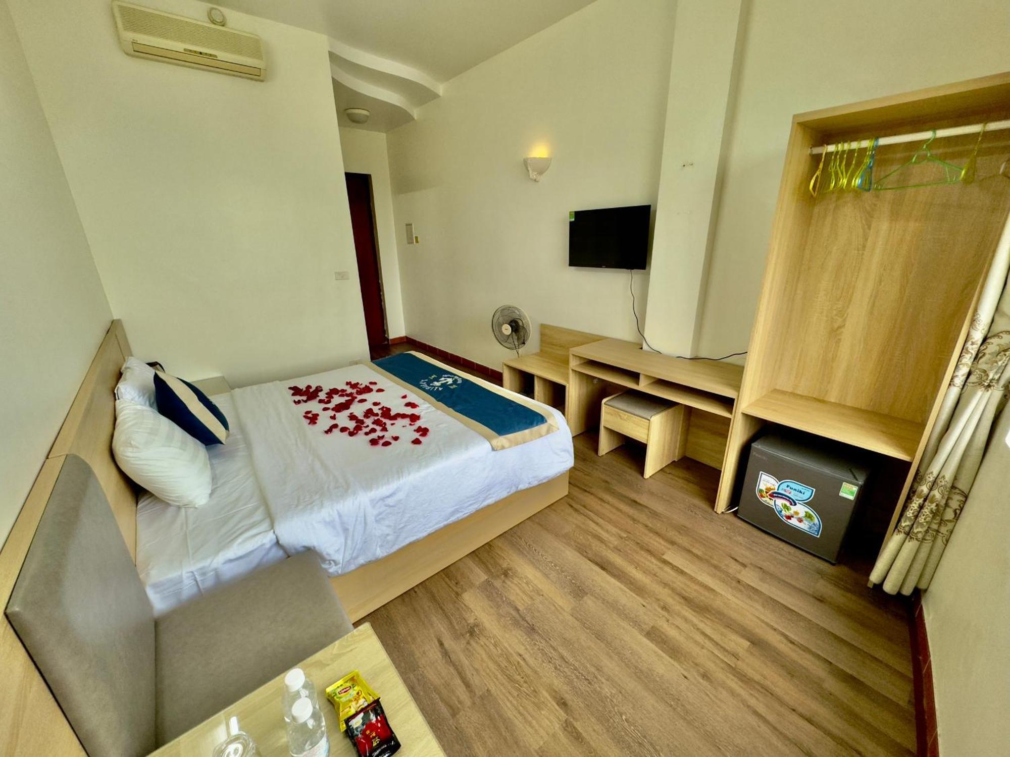 Cat Ba Plaza Hotel Dong Khe Sau 外观 照片