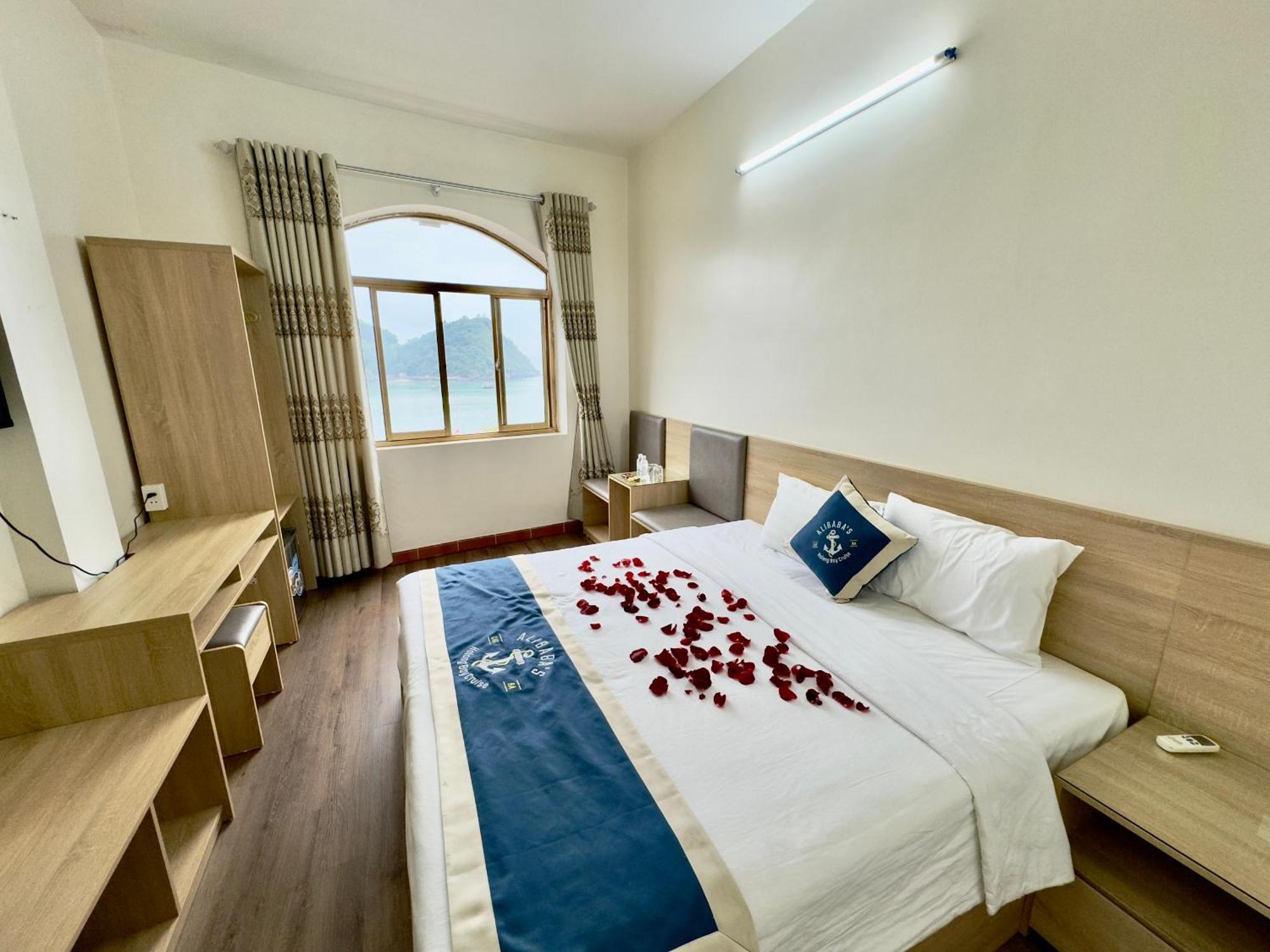 Cat Ba Plaza Hotel Dong Khe Sau 外观 照片